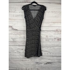 BCBGMAXAZRIA Dress Womens Medium Black Stripe Wrap V Neck Jersey Knit Midi Work